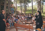 Η επίσκεψη του Σεβασμιωτάτου στις Κατασκηνώσεις των Χριστιανικών Μαθητικών Ομάδων στον Παρνασσό