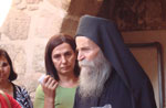 Ο Ηγούμενος της Ιεράς Μονής Αγίας Αικατερίνης στο Σινά, π.Παύλος, ενημερώνει τους προσκυνητές της Μ.Κ.Ο. 'Ρωμηοσύνη'