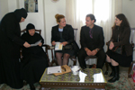 Από την επίσκεψη των Συντελεστών της Μ.Κ.Ο. 'Ρωμηοσύνη' στην Ιερά Μονή με τη Γερόντισσα Μακρύνα