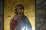 Η εικόνα της Αγίας Μαρίνας, στο βάθος μιας εκ των στοών του Ιερού Ναού της Ζωοδόχου Πηγής